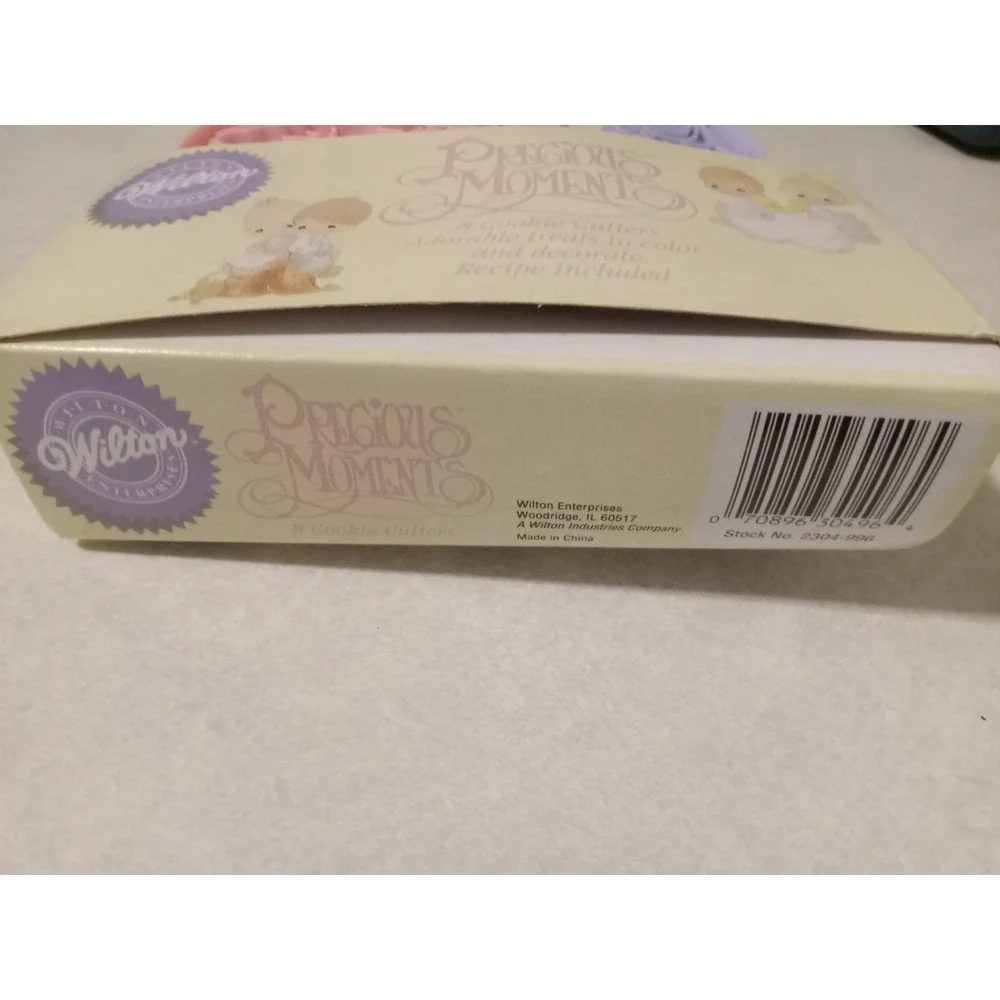 Vintage Lot of 8 Precious Moments Wilton plastic Cookie Cutters / 1993